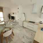 Allo Larga Hideaway Parking Centro 2