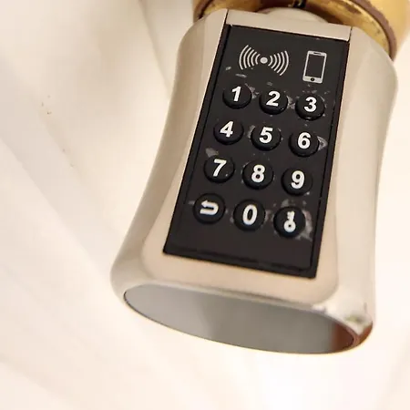 Allo Larga Hideaway Parking Centro 2 דירה *